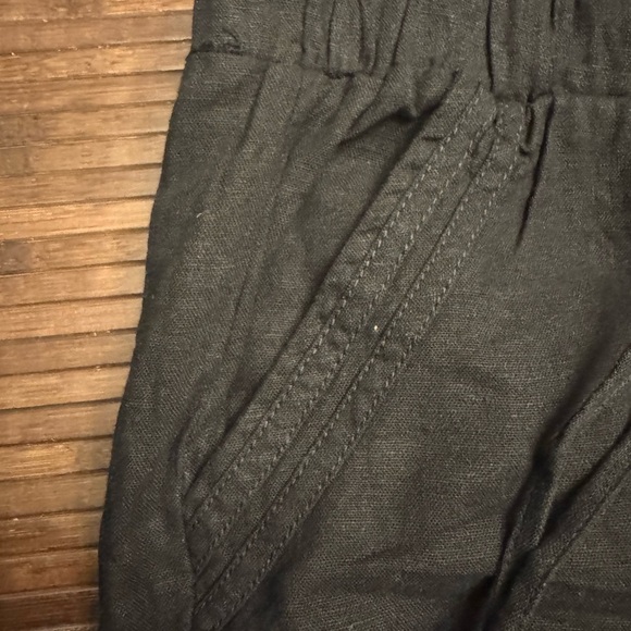 Briggs Ladies' Linen Blend Pull-On Beach Short, Large Black Front & Back Pockets - Picture 4 of 7